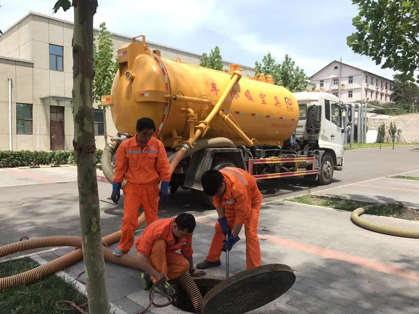 南漳化粪池清理与5-8吨吸粪车施工效率分析